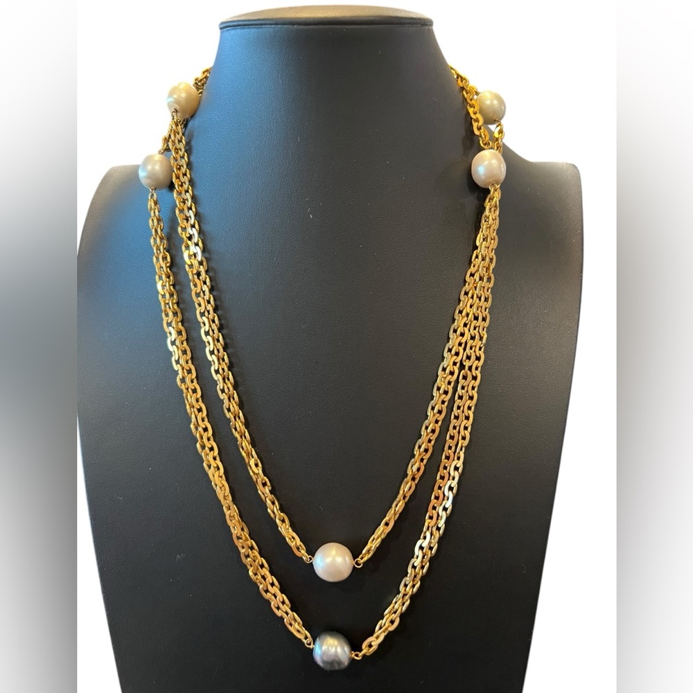 Vintage Rare 1990s Chanel Baroque Pearl Necklace - Picture 5 of 8